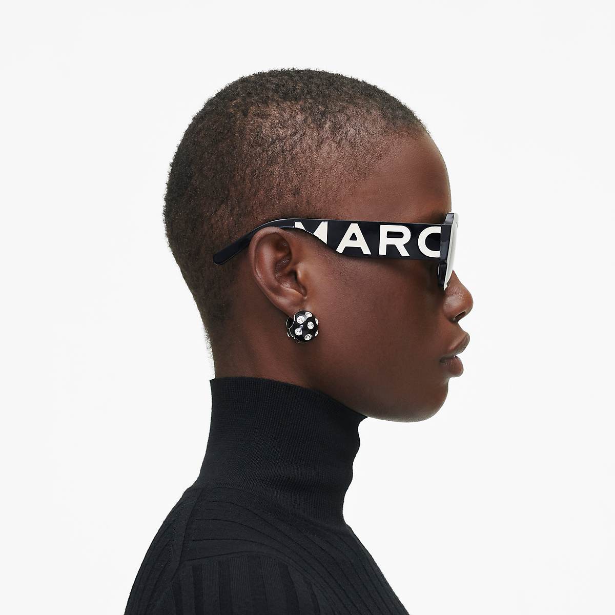 Women Marc Jacobs Bold Logo Square Sunglasses Black / White | UK MJ8407-K30